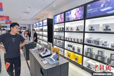 海南離島免稅新政落地實施 手機、平板電腦等電子產品人氣旺